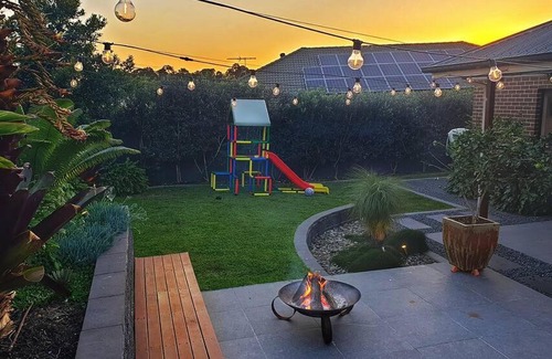 Gillieston Heights House | Family Entertainer - Firepit, Ducted AC, 25min to vineyards