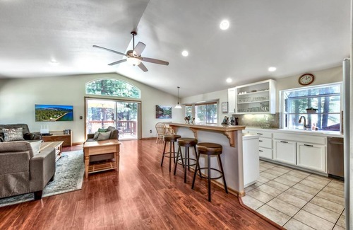 Pioneer Trail House | Family Favorite - Big Yard, Hot Tub, EV Charger, Pets, Trails