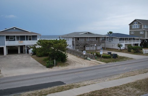 Holden Beach House | "Family Footprints" offers a fresh & clean Pet Friendly home with spectacular marsh views.