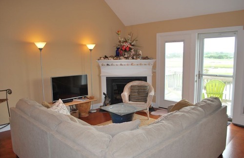 Holden Beach House | "Family Footprints" offers a fresh & clean Pet Friendly home with spectacular marsh views.