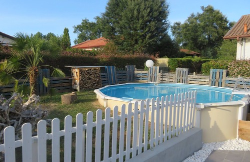 Saint-Vincent-de-Tyrosse House | Family home with above-ground pool