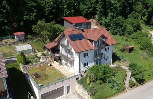 Riedenburg Apartment | Family-friendly vacation apartment with a view over the Altmühltal