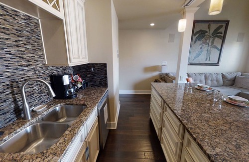 West Panama City Beach Condo | Family Friendly & Quick Walk to Beach Free round of Golf & Activities Daily!