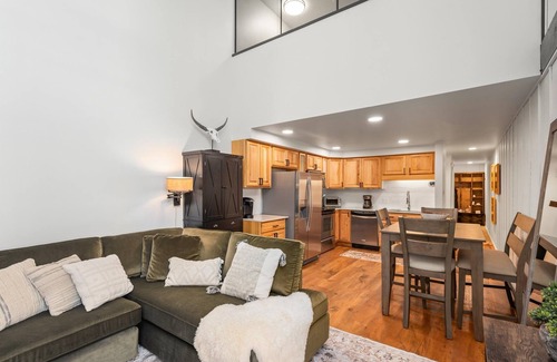 Snowmass Village House | Family Friendly Affordable 3BR Plus Loft Sleeps 8 Ski-In-Ski-Out Townhouse w/Hot