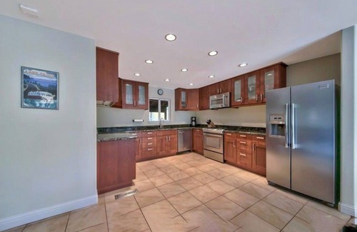 Pioneer Trail House | Family- Friendly Mountain & Forest View Retreat - 8 guests + kids 5 & under