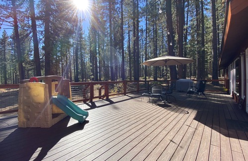 Pioneer Trail House | Family- Friendly Mountain & Forest View Retreat - 8 guests + kids 5 & under