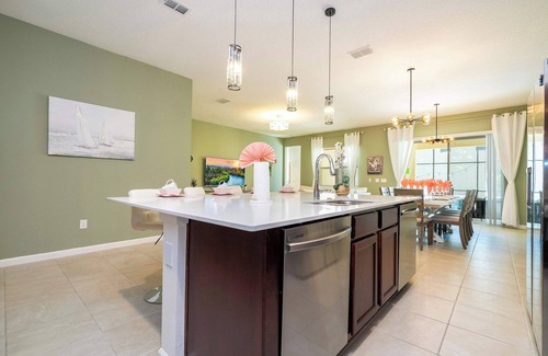 Kissimmee House | Family Friendly 12Bd w Jacuzzi Veranda Palms 4401