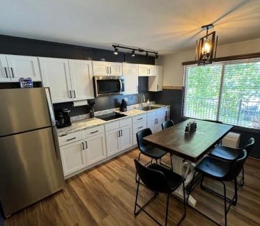 Osage Beach Apartment | Family Friendly 2BR Apt in a Lakeside (FA)