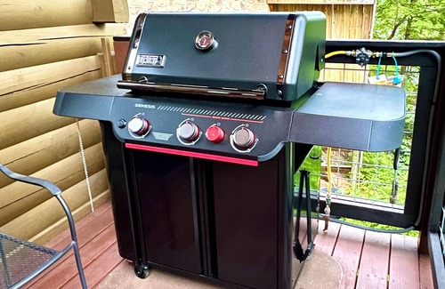 Gatlinburg Cabin | Family Friendly 2BR! HotTub~Arcade~Shuffleboard~Grill~Great Reviews+Updated! 🐻