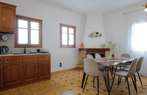 Sarlata Apartment | Family Friendly 3 bedroom apartment with grate view.