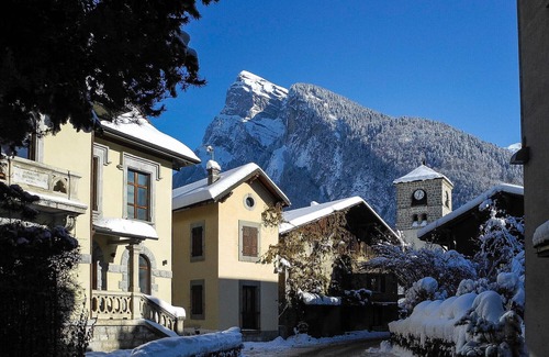Samoens Apartment | Family friendly 3-bedroom apartment in Samoens close to ski bus and amenities