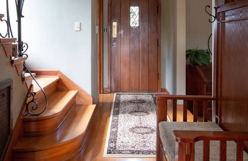 Monroe House | Family friendly, 3 block walk to town