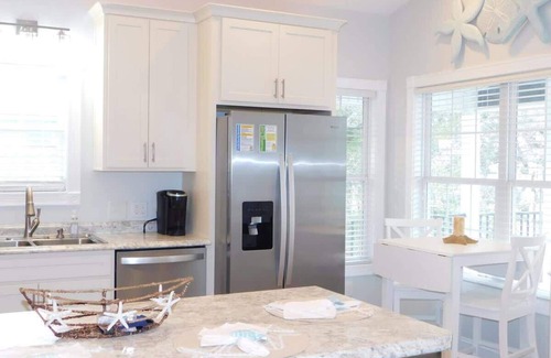 Myrtle Beach House | Family-friendly 3BR w/Outdoor Kitchen + 2 Lounges, Limo Golf Cart | Site V29