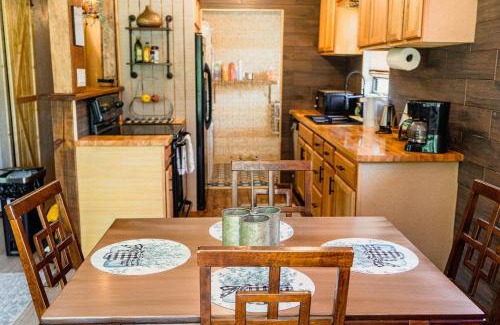 Spruce Pine House | Family-Friendly 3BR Cabin with Mountain Views, Near Trails & Skiing
