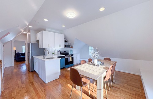 Stamford Apartment | Family-friendly 4 Bed 3 Bath Stamford Downtown Delight