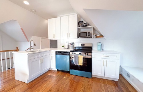 Stamford Apartment | Family-friendly 4 Bed 3 Bath Stamford Downtown Delight