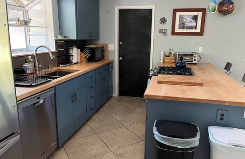 Goleta House | Family friendly 4-bedroom house near beaches, parks, restaurants and UCSB