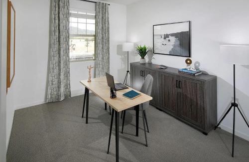 Litchfield Park House | Family-Friendly 4BR Escape Work, Play, Relax!