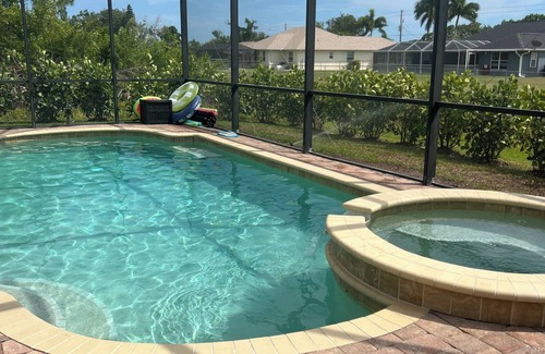 Rotonda Lakes House | Family Friendly 4 bedroom home with Pool and spa, close to beach