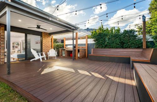 Grovedale House | Family-Friendly 4BR Mount Duneed Manor