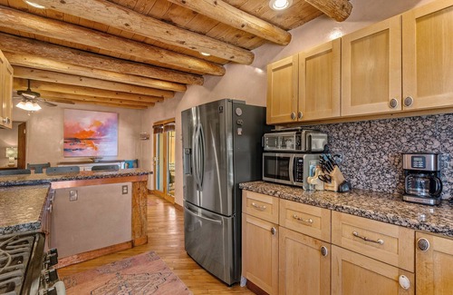 Tesuque House | Family Friendly 6-bedroom Compound