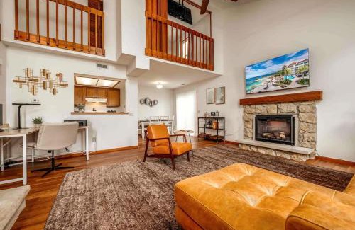 Fort Wayne House | Family Friendly and quite 2 bedroom Condo Close to Fun