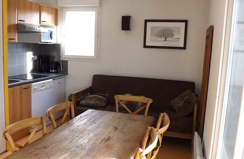 Peyragudes Apartment | Family-Friendly Apt with Balcony, 6 Guests, 500m to Slopes (Spa Access)
