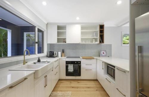 Macmasters Beach House | Family Friendly Beach House - 5mins walk to the beach