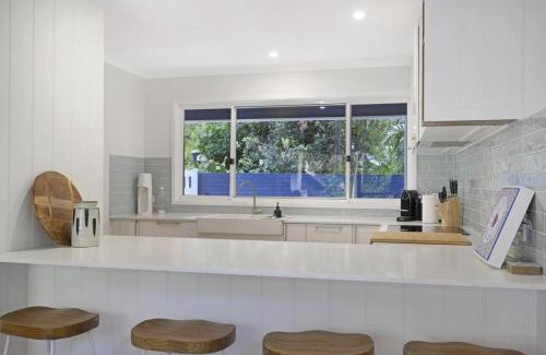 Macmasters Beach House | Family Friendly Beach House - 5mins walk to the beach
