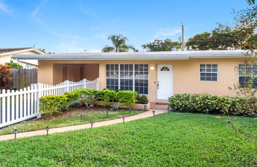Cypress Point House | Family-Friendly: Beach House Near Pompano Pier, Beach, Shops & Top Restaurants.