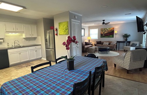 Chic's Beach House | Family friendly Beach house 400 Yards to Beach! Sleeps10