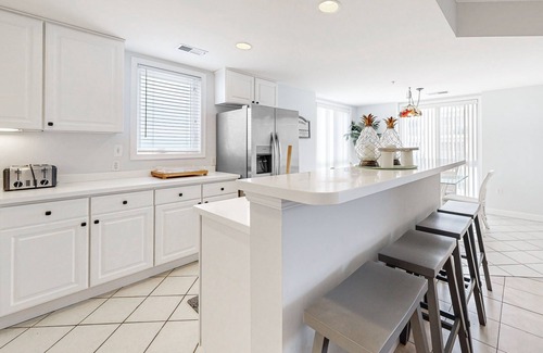 North Ocean City Condo | Family-Friendly Beach Condo w/Balcony, W/D, A/C, Shared Outdoor Pool & Gym