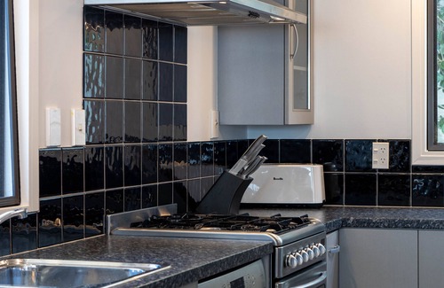 Russell House | Family Friendly Beach Oasis with Modern Comforts, walk to the beach, 3 bedrooms