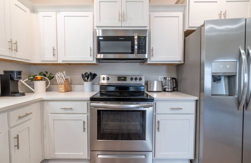 Downtown House | Family friendly Beach Home - Walk to Downtown