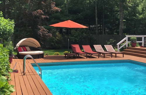 Springs House | Family Friendly Bright Home With Pool, Hot Tub, 1 Mile to Bay & Maidstone Beach