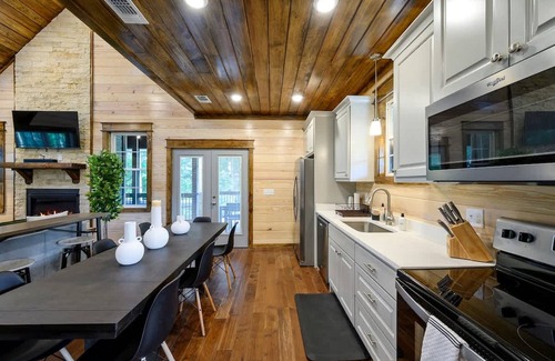 Broken Bow Apartment | Family-friendly Broken Bow Cabin w spa Game Room