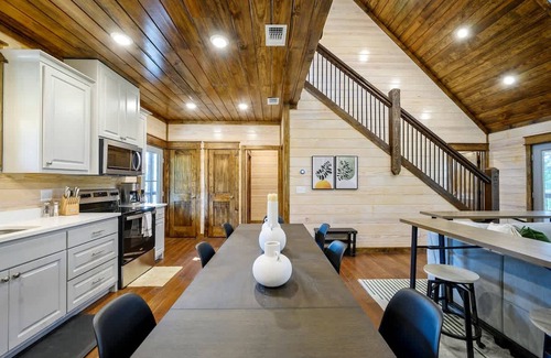 Broken Bow Apartment | Family-friendly Broken Bow Cabin w spa Game Room