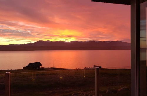 Kjosarhreppur House | Family Friendly Country House w/Amazing View, Hot Tub, Sauna