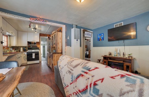 Prudenville Cabin | Family-Friendly Cabin: Walk to Lake Access!