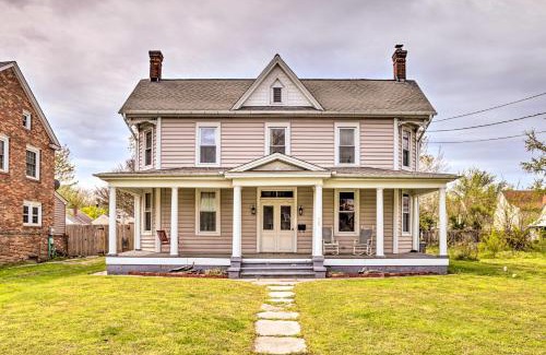 Cambridge House | Family-Friendly Cambridge Home with Fire Pit!
