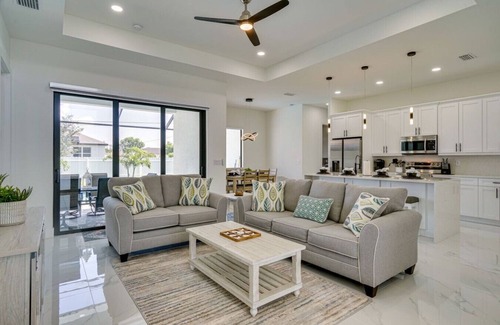 Diplomat House | Family-Friendly Cape Coral Pool Home – 4BR/3BA