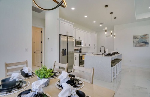 Diplomat House | Family-Friendly Cape Coral Pool Home – 4BR/3BA