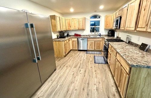 Wasilla House | Family friendly, centrally located home with a pool!