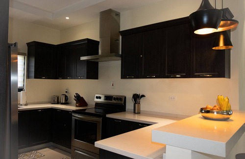 Ocho Rios House | Family friendly, contemporary home w/rooftop terrace - 5 min from the beach