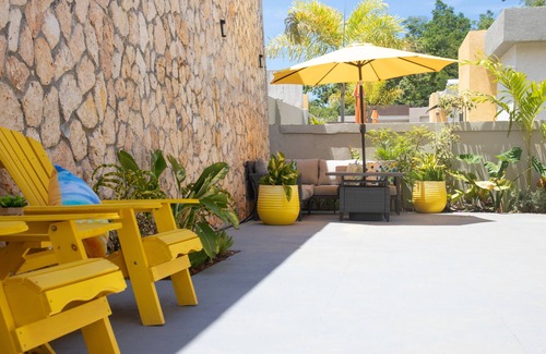 Ocho Rios House | Family friendly, contemporary home w/rooftop terrace - 5 min from the beach