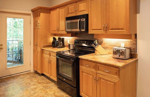 Grand Bend Cottage | Family friendly cottage in Southcott Pines, Grand Bend, 700m to beach