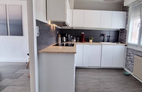 Dunkirk Cottage | Family-Friendly Cottage Near Malo-les-Bains Beach with Garden and Garage