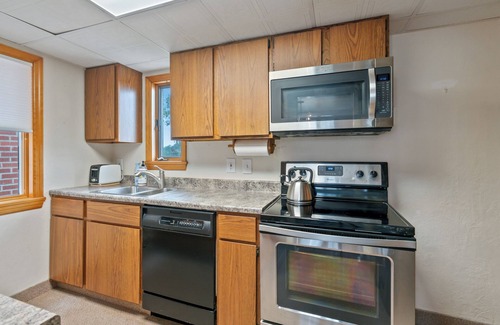 Brookline House | Family Friendly Cozy Home with Deck, AC, Wi-Fi, Private Garage in Brookline