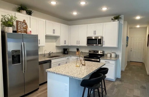 Paradise Valley Village House | Family Friendly Eco-Home, Desert Views and Barbecues!