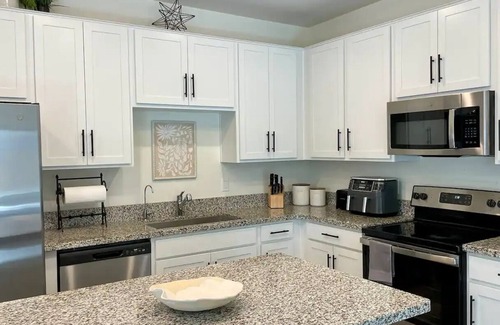 Paradise Valley Village House | Family Friendly Eco-Home, Desert Views and Barbecues!
